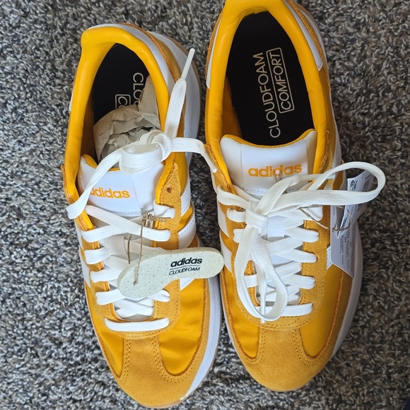 Adidas Gold and White Running Shoes - Picture 6 of 10